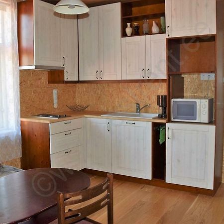 Private Apartment In The Centre Of Parnu/Pernau Buitenkant foto