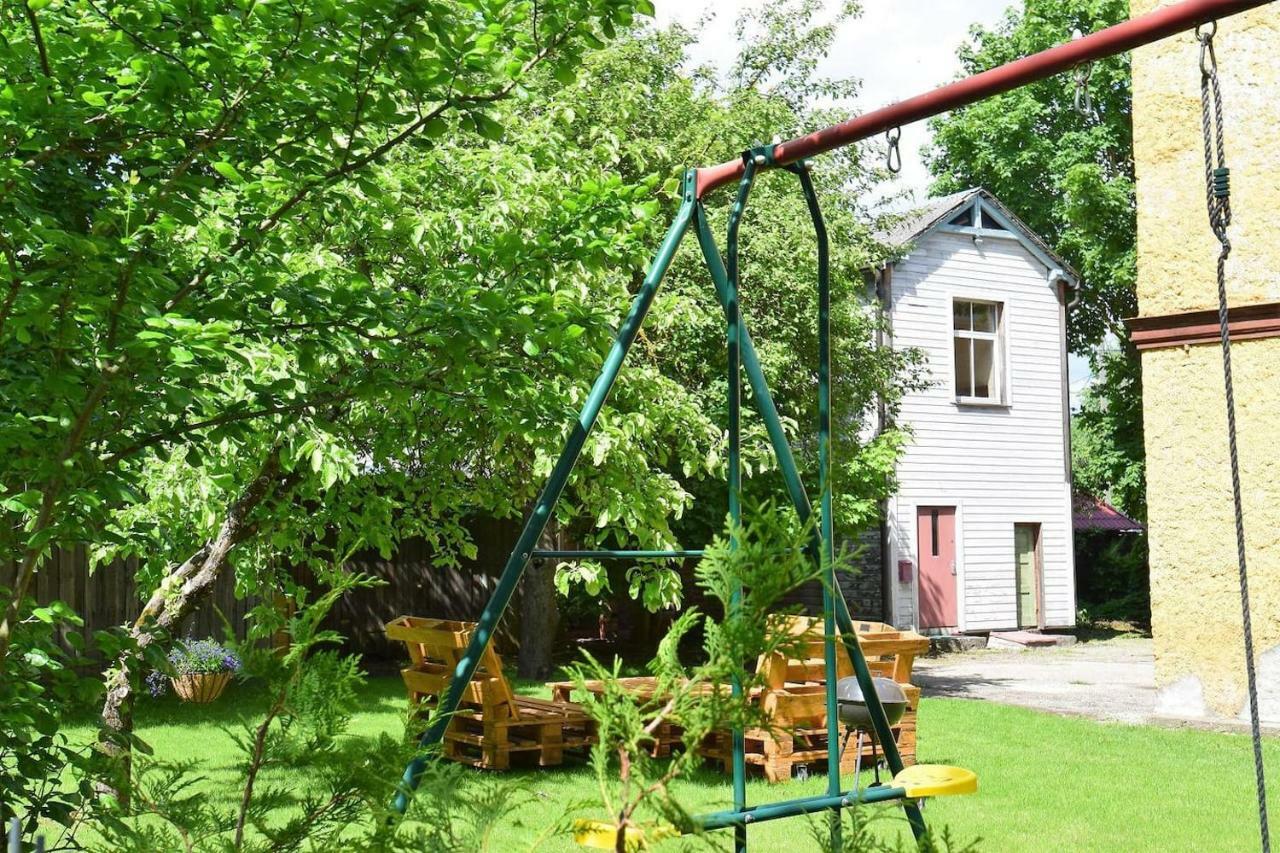 Private Apartment In The Centre Of Parnu/Pernau Buitenkant foto