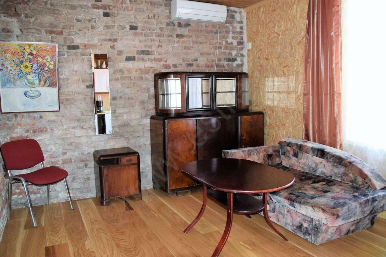 Private Apartment In The Centre Of Parnu/Pernau Buitenkant foto